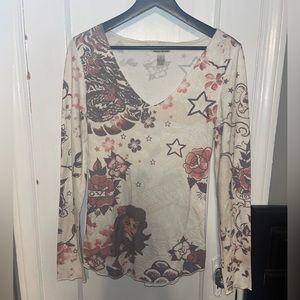 LUCKY BRAND V Neck Long Sleeve Graphic Tee